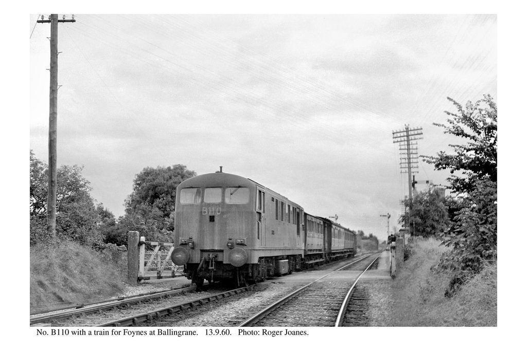 Ballingrane. B110 & train for Foynes. 13.9.60