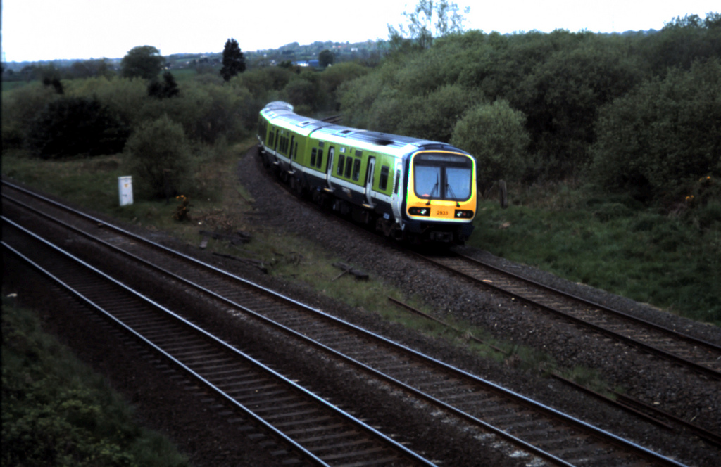 Irish Rail 2900 DMU 2933 at Knockmore Curve