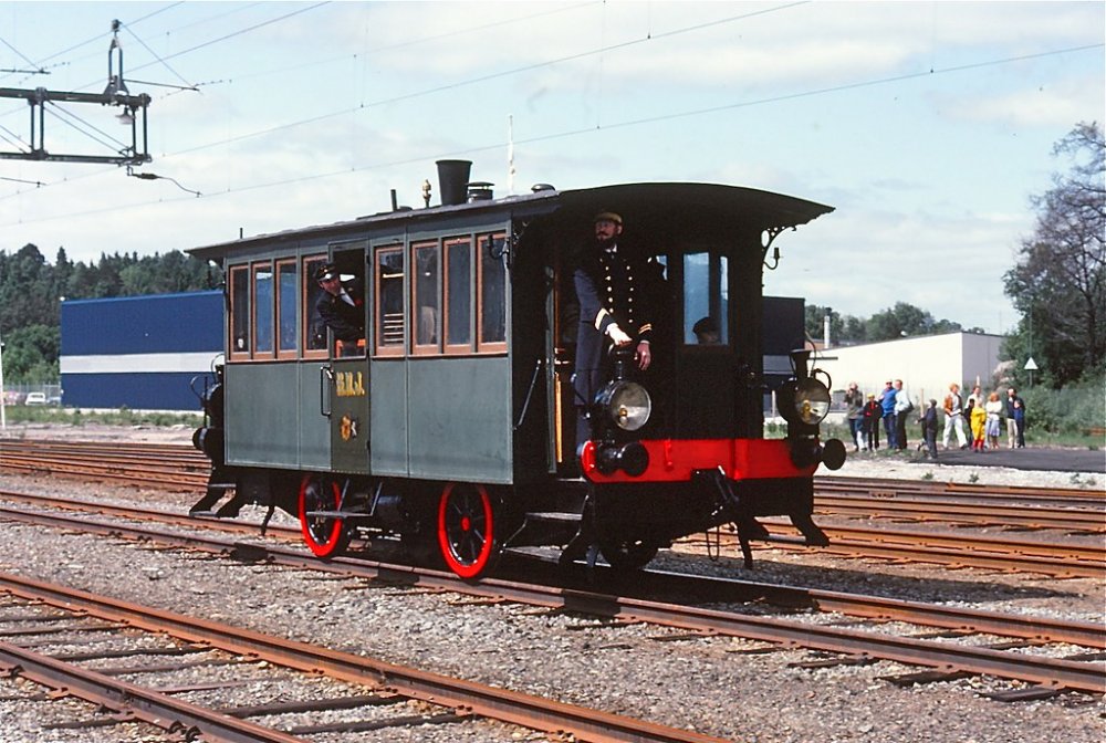 Ö21-33-810613 HNJ ångvagn Värtan