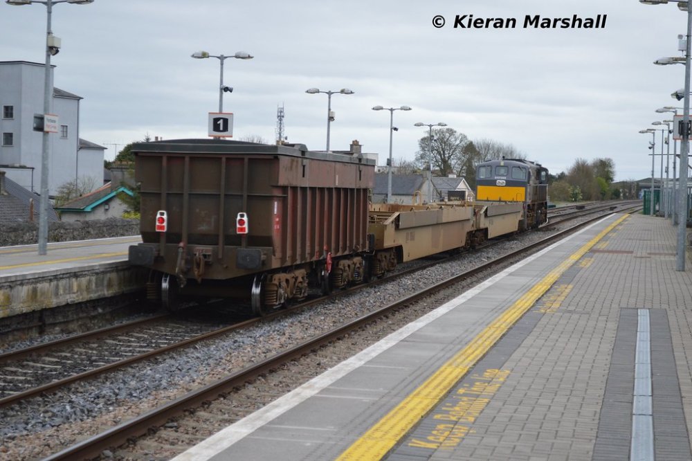 088 passes Portlaoise, 17/4/14