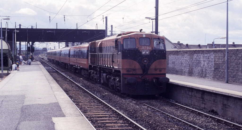 CS011465.   079  Howth Junction.  14-08-1987.