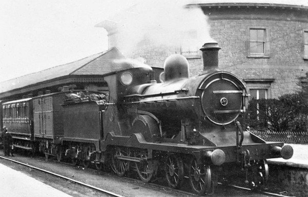 Class C - 5 CROAGH PATRICK - Cusack MGWR Class C 4-4-0 - built 1910 by Broadstone Works - 1924 rebuilt with superheated Belpaire boiler and to MGWR No.26 - 1925 to GSR as No.539, 1935 rebuilt, 1939 rebuilt with bigger boiler, 1945 to CIE - 1952 withdrawn.