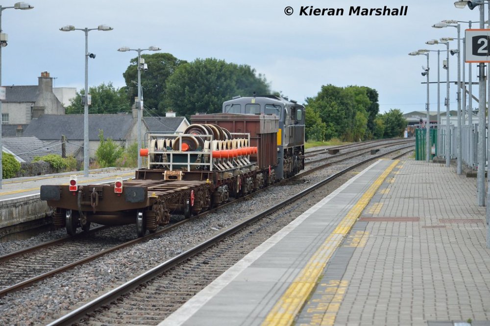 084 passes Portlaoise, 23/7/15