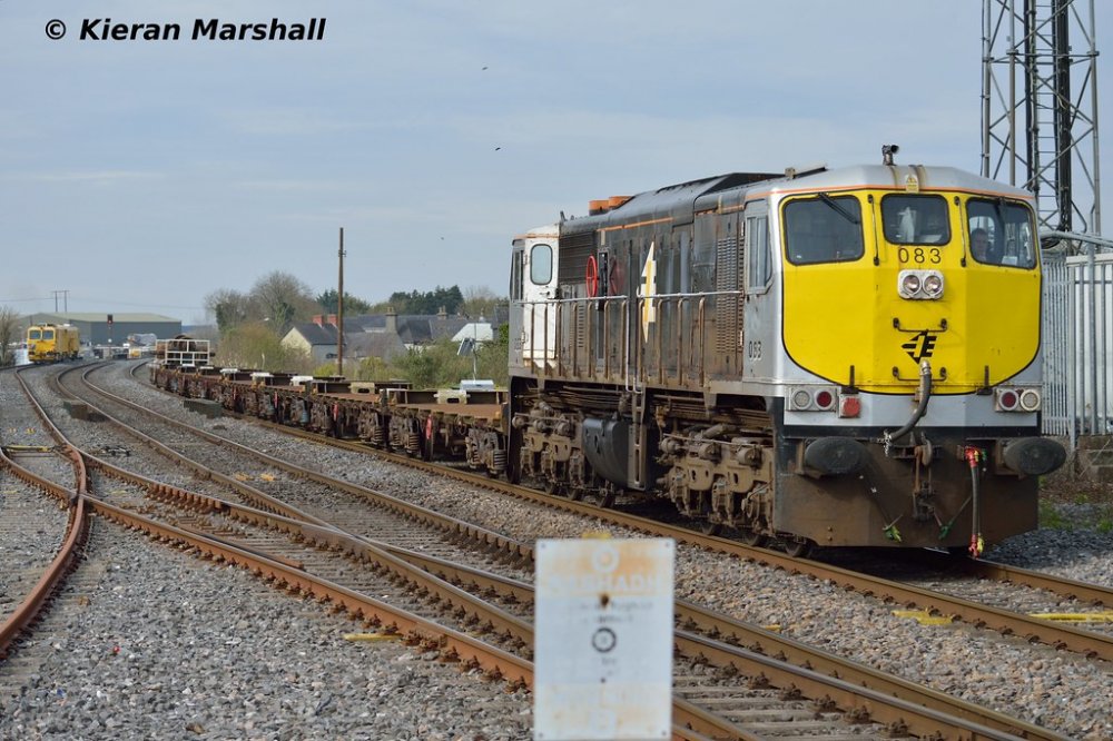 083 passes Portlaoise, 21/4/16