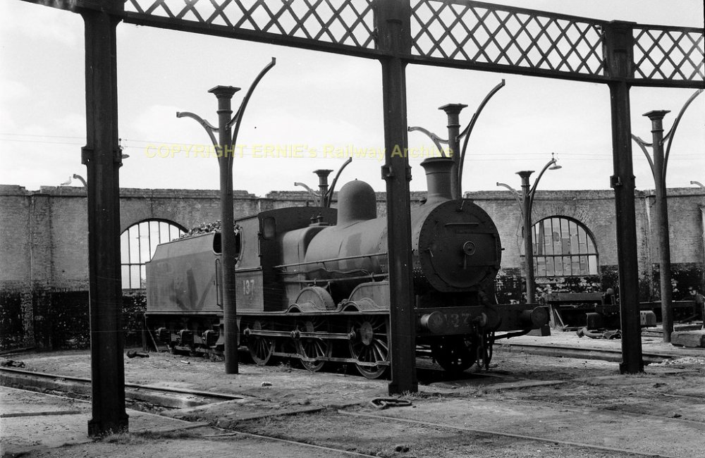 Broadstone shed 137 5Aug59 img238