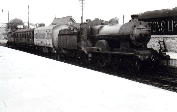 Class D 4 - 309 - GS&WR 4-4-0, built 1903 by Neilson Reid & Co. as GS&WR No.309 - 1913 rebuilt with taper boiler, 1925 to GSR, 1935 rebuilt with Belpaire boiler, 1945 to CIE - withdrawn 1959.