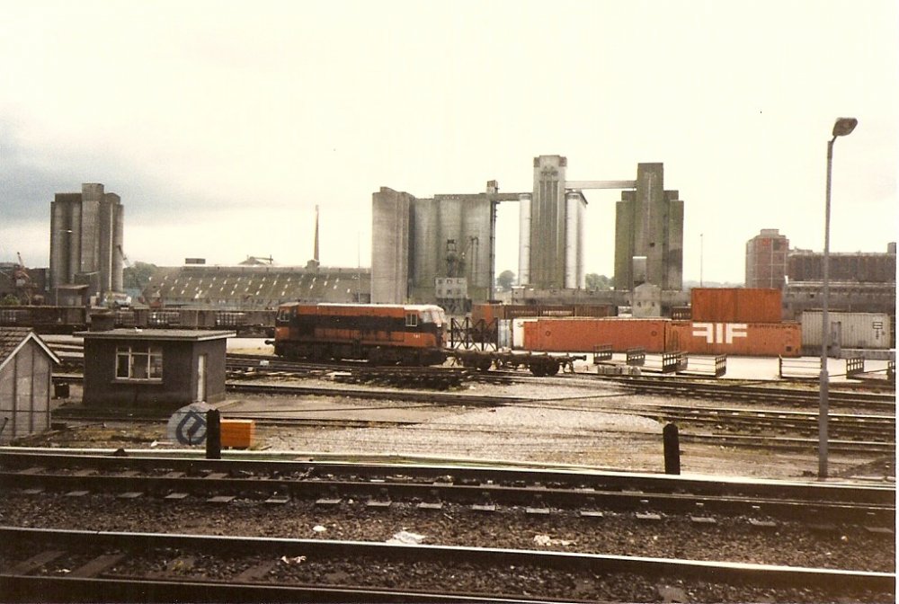 IR0076 Locomotive 181 in Cork Harbour