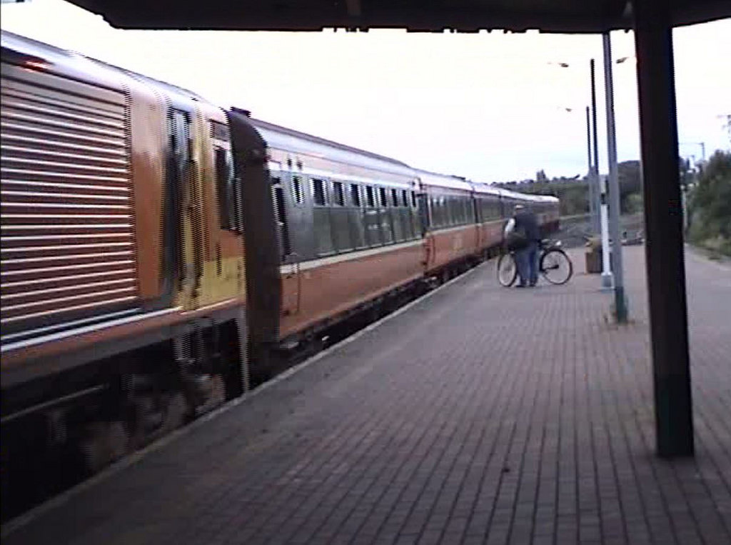 Limerick Junction, first Cork- Dublin June 2003, Craven in set with Mark 2D