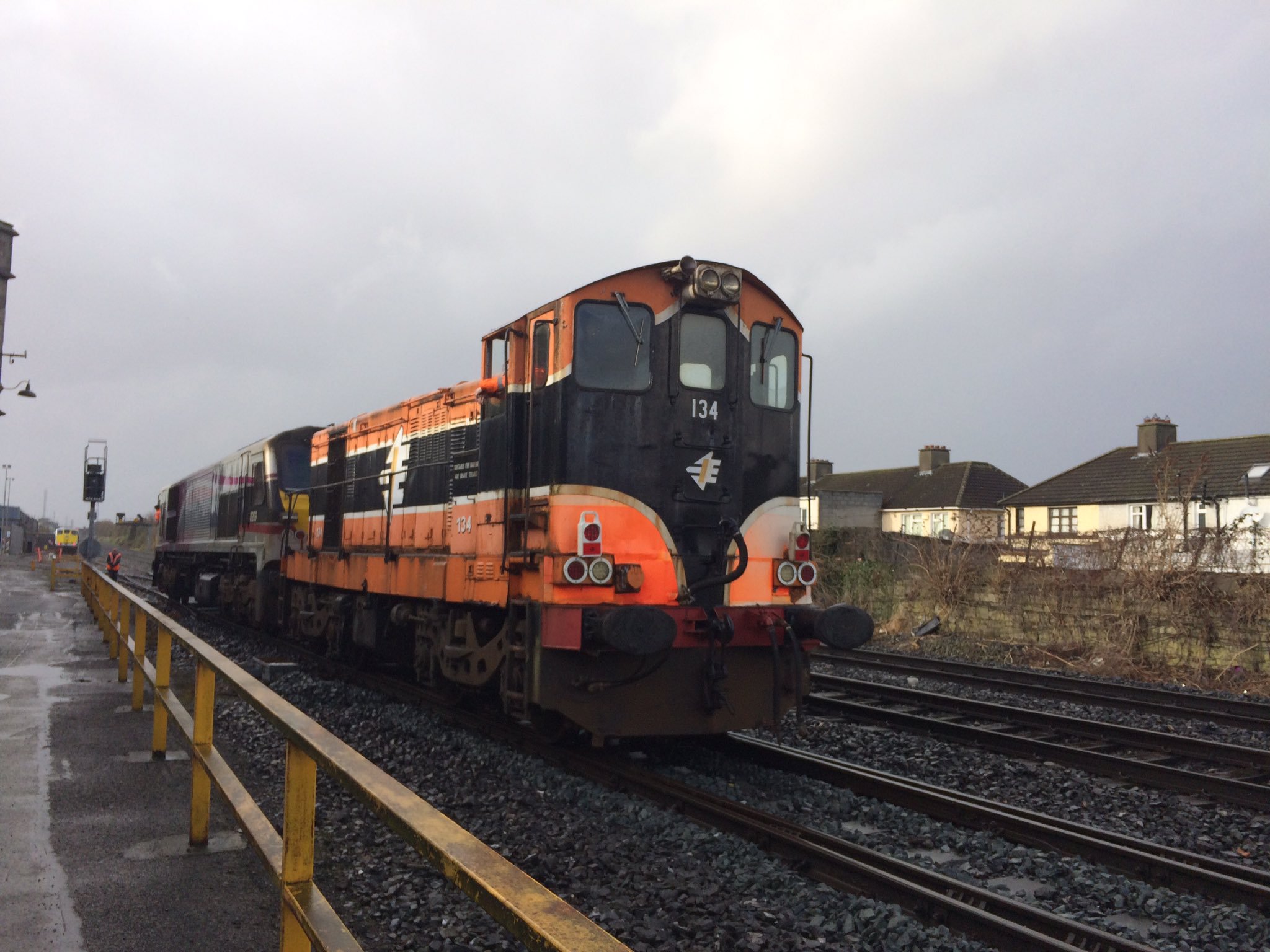 C3qe55HWEAEUojn.jpg:large