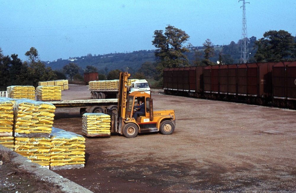 New Ross , fertiliser loading Oct1977 img132