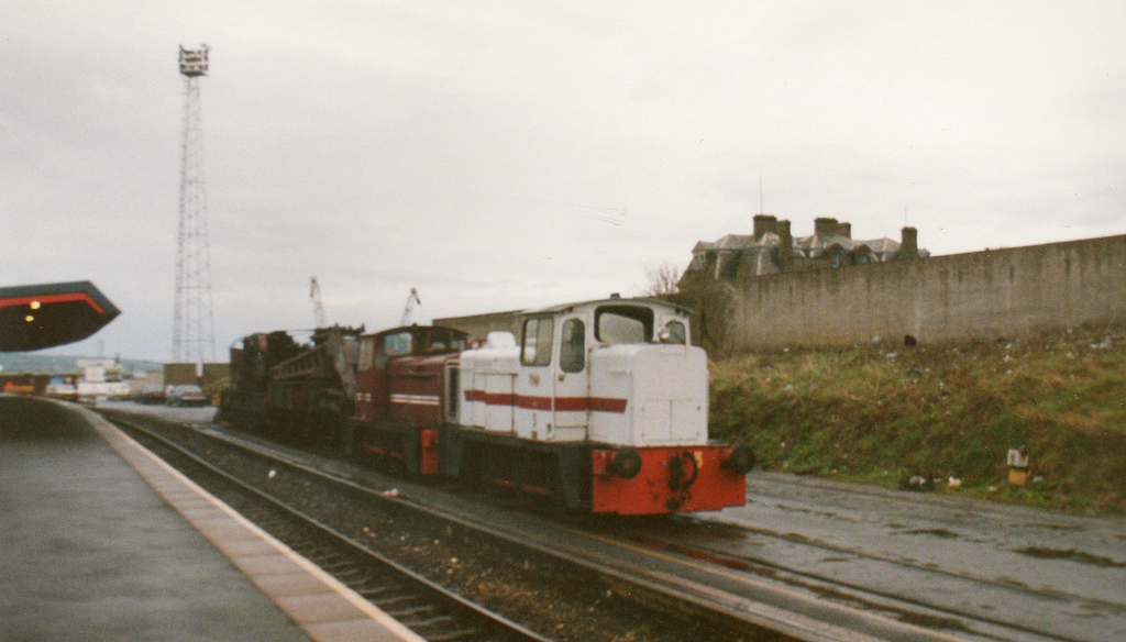 2 NIR 0-6-0 shunters 