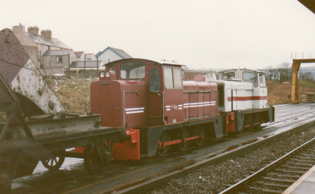 2 NIR 0-6-0 shunters