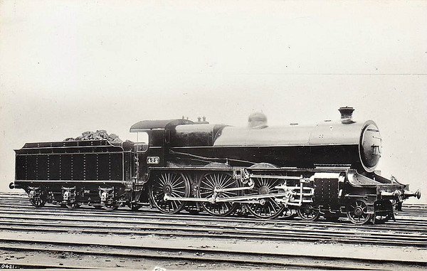 Class B 2 - 402 - GS&WR 4-cylinder compound Class 400 4-6-0, built 1921 by Inchicore Works - 1925 to GSR, 1927 rebuilt as 2-cylinder simple, 1945 to CIE, 1946 rebuilt, 1953 rebuilt - withdrawn 1961.