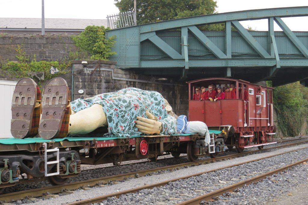 Bww788NIgAAPhHP.jpg:large