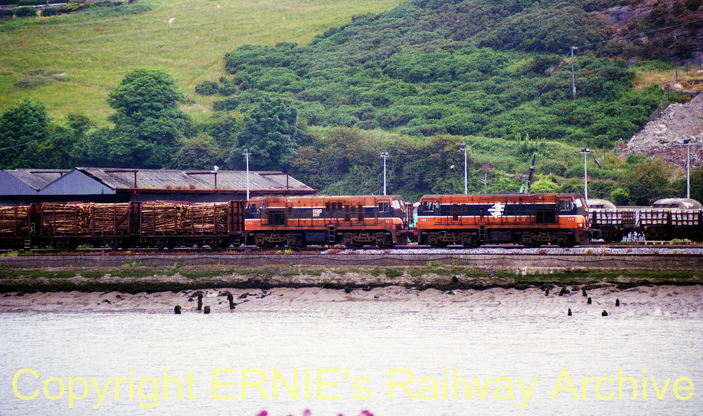 b Waterford 147'145 June 2001 a099