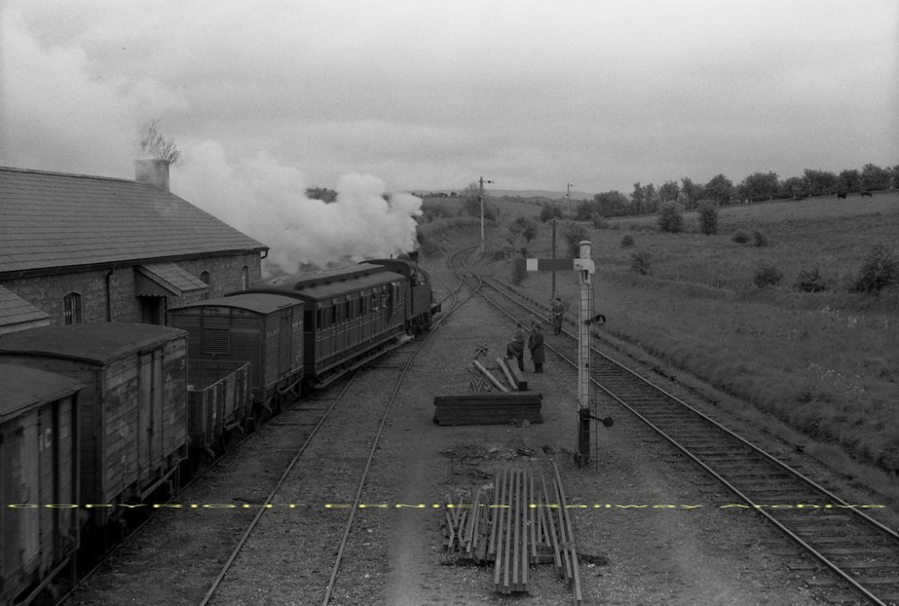 Dromahair @Lough Erne' shunting 7may57 SLNC c929