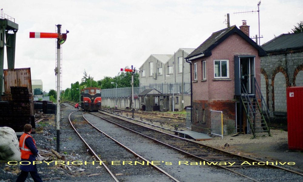 Ennis 157 June 2001 a170