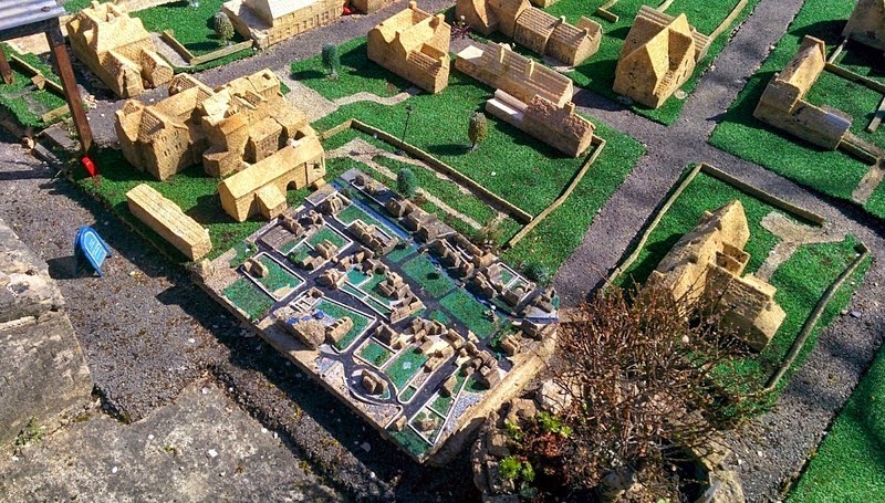 bourton-model-village-1%25255B2%25255D.j