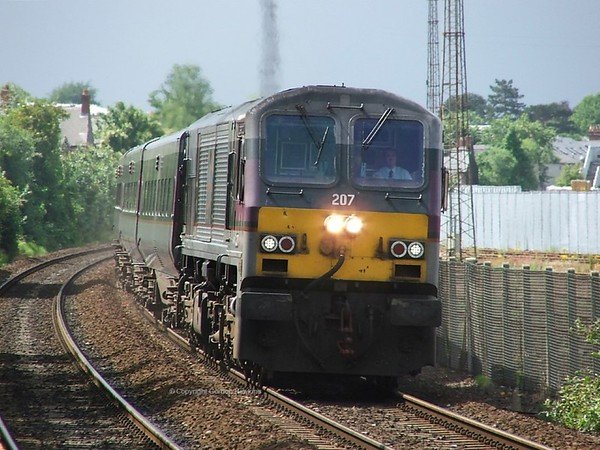 25.7.05. GM 207 passes Adelaide working a Dublin to Belfast Enterprise service.