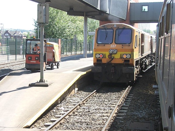 14.8.05. GM 227 at Belfast Central Station.