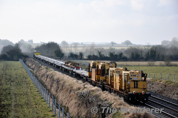 The relaying gantries bring up the rear of the sleeper train. Thurs 18.02.10