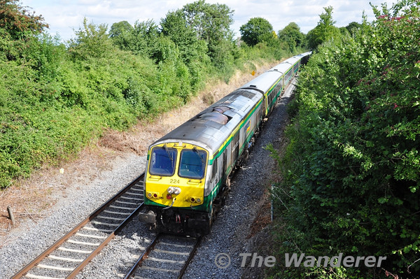 224 passes Deerpark Bridge, Portarlington. 1200 Heuston - Cork. Sat 31.08.13