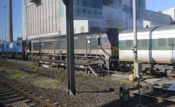 York Road Depot on Sunday 25th sees 112 coupled to 230 at York Road with Gen Van 89605 with the 1000 York Road / Connolly Transfer. Loco 230 caught fire at Goraghwood on the 6th June and has been in York Road since then. It is reported that when the loco reaches Inchicore Works, It will undergo a full damage assessment before deciding what the future for the locomotive is. 230813