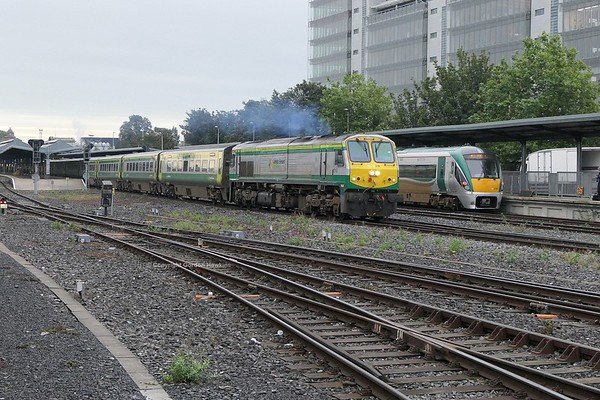 5.10.19. GM 219 departs Dublin Heuston Station with the 08:00 Cork service.