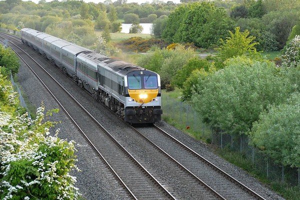 26.5.18. GM 231 passes Craigavon Lakes working the 19:00 Dublin to Belfast Enterprise service.