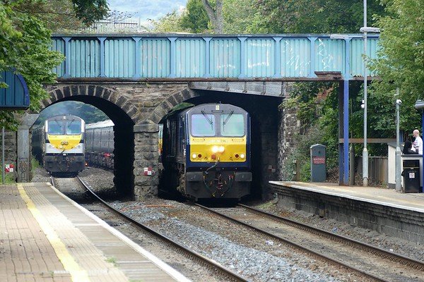 1.9.18. GM 216 with the Belmond Grand Hibernian Train  passes City Hospital Halt Belfast on its run from Dublin to Belfast Lanyon Place Station.