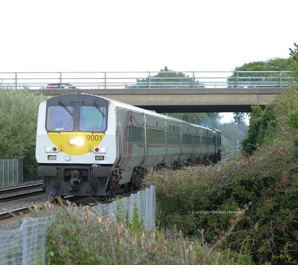 22.9.18. GM 207 & DVT 9004 pass Craigavon Lakes working the 14:05  Belfast to Dublin Enterprise service