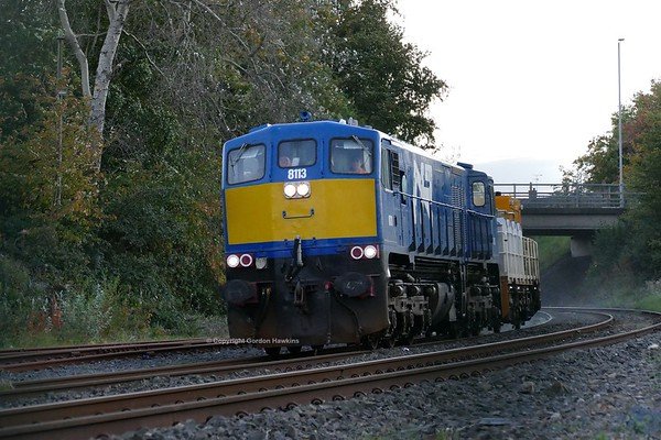 30.9.18. NIR GM 8113 & Water Jetter wagon arrives into Portadown on its run from Newry to Portadown.