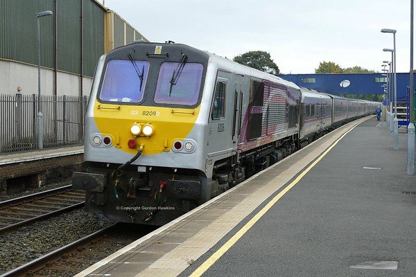 7.10.18. The 12:00 Dublin to Belfast Enterprise service worked by GM 8208 & DVT 9001 passes Lurgan.
