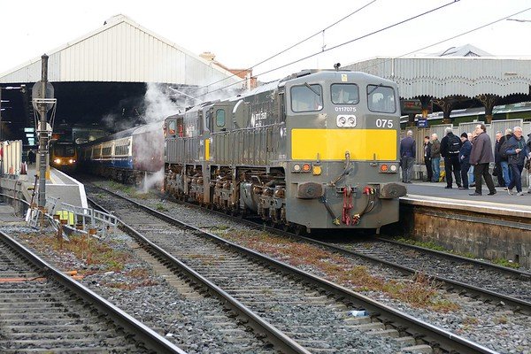 13.4.19. Irish Rail GMs  075 & 082 at Dublin Connolly with The West Awake RPSI Railtour.