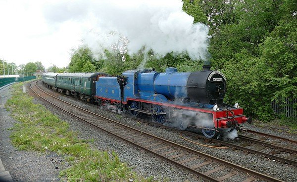 9.5.19. RPSI positioning train from Whitehead to Dublin for the Waterford & Limerick Tour departs Portadown with loco 85 Merlin heading for Dublin.