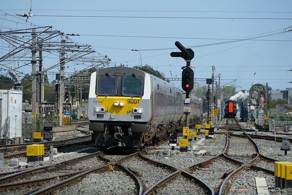 11.5.19. DVT 9001 & GM 227 arrive at Dublin Connolly with the 10:35 Belfast to Dublin Enterprise service.