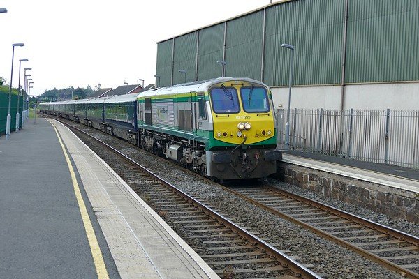 29.6.19. GM 226 with the Belmond Grand Hibernian Train passes Lurgan on its run from Belfast to Dundalk.