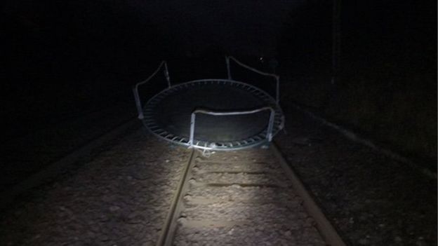 _99101687_trampoline.jpg