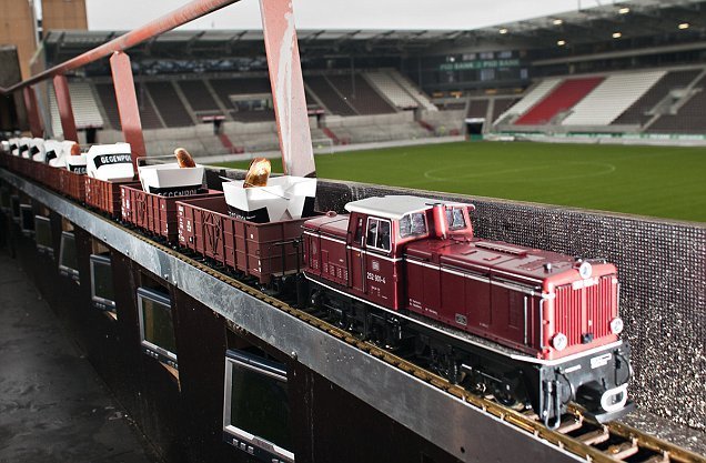 article-1285850462815-0B69D382000005DC-249142_636x417.jpg?w=636