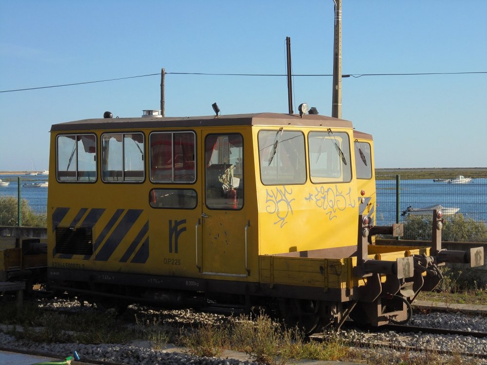 images/railway_maintenance_equipment_2.jpg