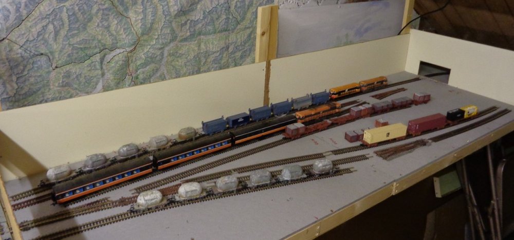 The passenger section of the station is at the far right and will be covered by an Overall roof to disguise the exit. Only a small part of the platform ends will be depicted..JPG