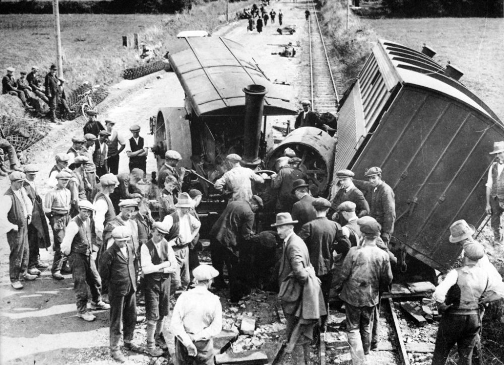 crash-on-straight-road (1).jpeg