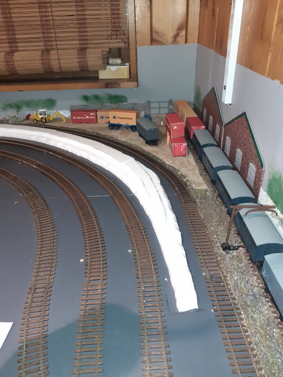 Poly Photo 2-min.jpg