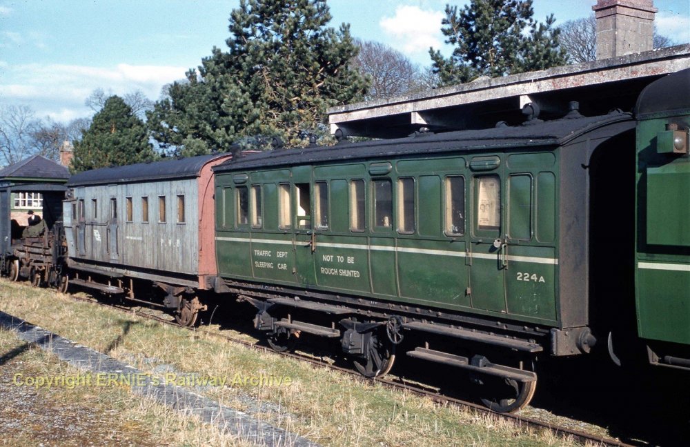 CIE 1959-03-15 Sleeping Car for Train crew of Baltinglass Fair Train JGD 590103poss.jpg