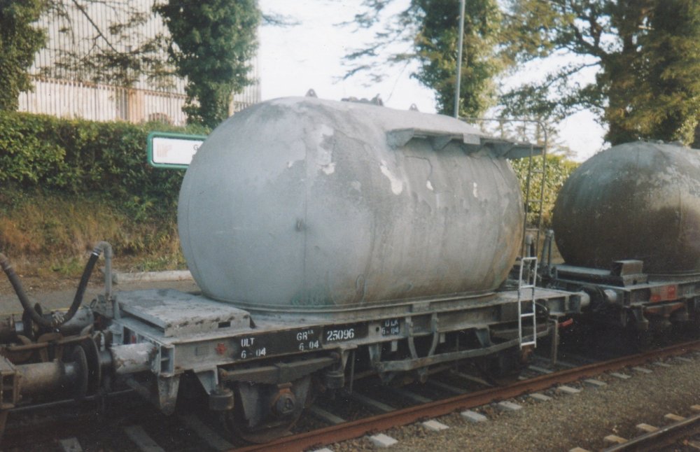 21.09.2004 Cement Bubble Gorey.jpg