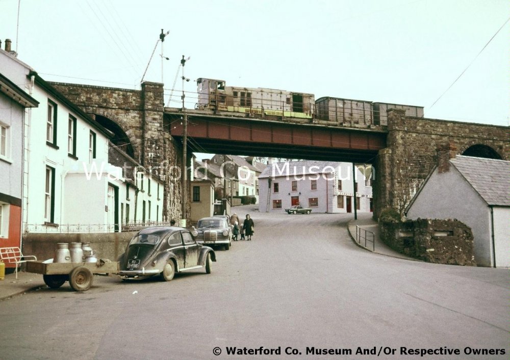 Railway_Train_Traversing_Bridge_At_Kilmacthomas.jpg