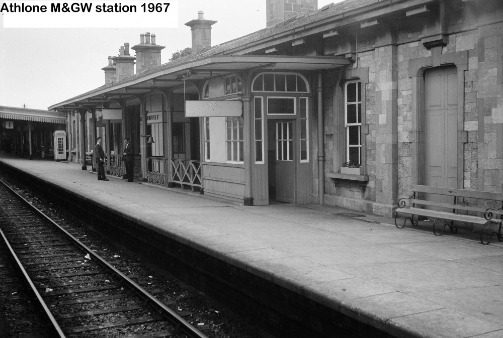 MGW 1967 Athlone station up side.jpg