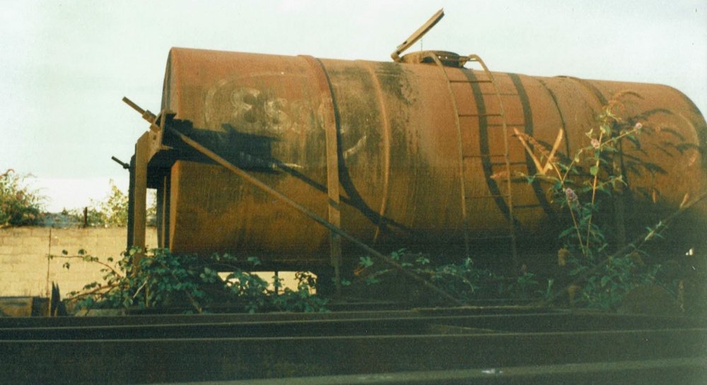 221965666_ESSOtankwagonNorthWall.thumb.jpg.e70b34978f73642a2fda7e716c5ef04d.jpg