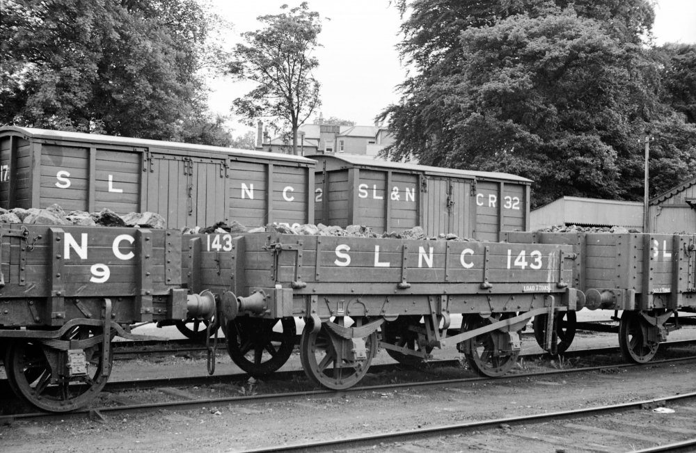 SLNCR 1937-06-24 Enniskillen, wagons HCC14173.jpg