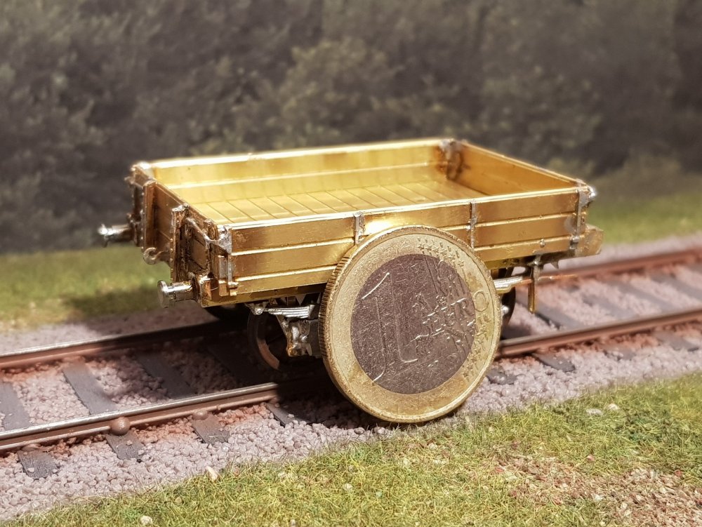 1879030754_Ballastwagonwith1Euro2.thumb.jpg.258f5d78d4747a3416b2fced41e5facd.jpg
